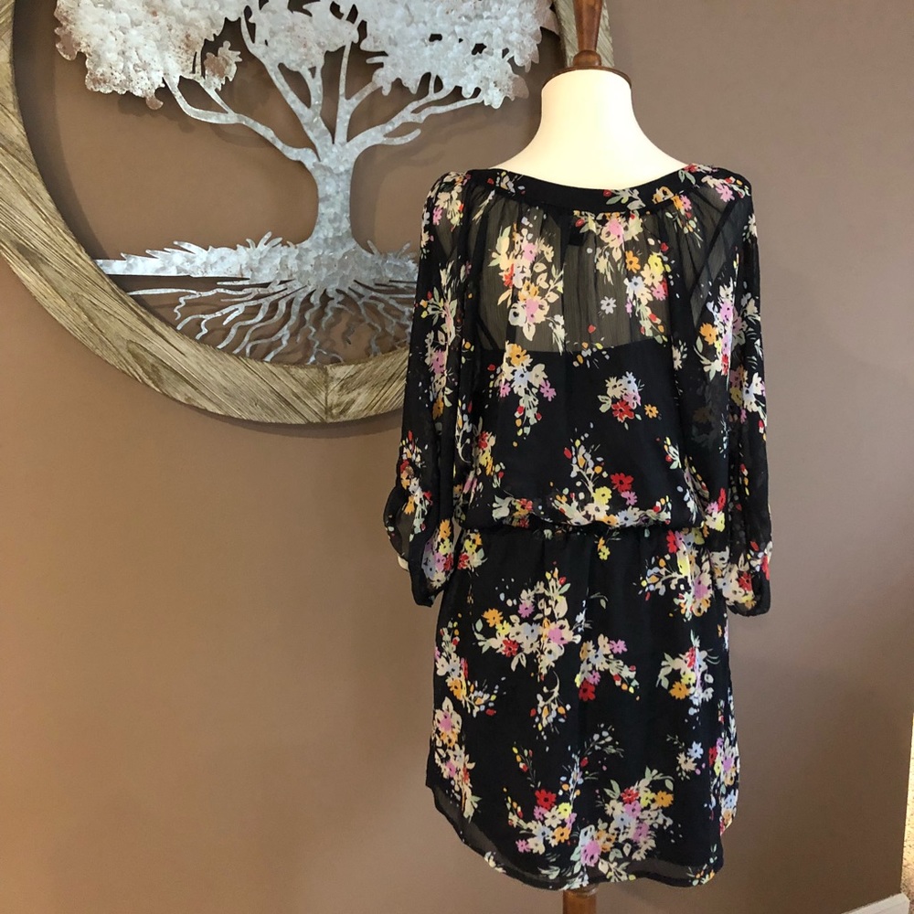 Express Floral Dress - Picture 2 of 5